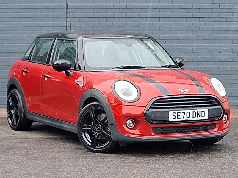 Mini Hatch 1.5 One Classic II Comfortnav Pack Red