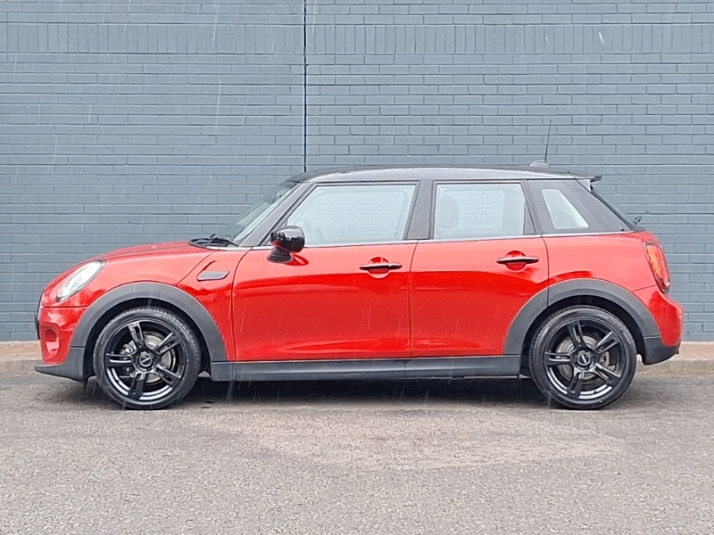 Mini Hatch 1.5 One Classic II Comfortnav Pack SE70DND Red #4