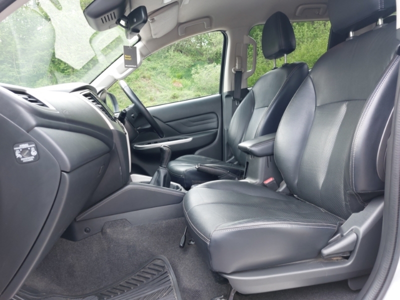 Mitsubishi L200 Double Cab Di-d 150 Barbarian 4Wd Silver #5