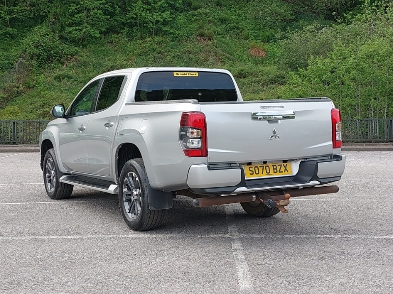Mitsubishi L200 Double Cab Di-d 150 Barbarian 4Wd Silver #2