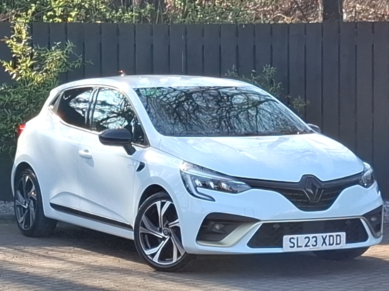 Renault Clio 1.6 E-tech Full Hybrid 145 Engineered White