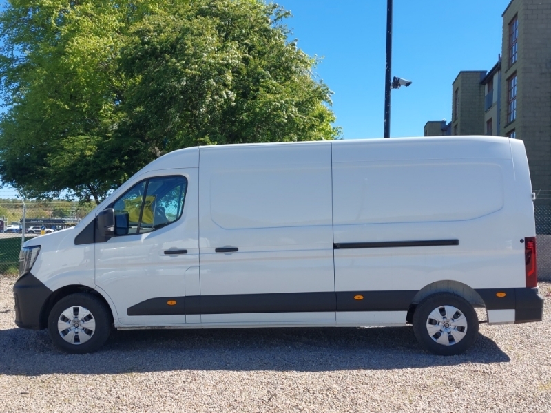 Renault Master Lm35 Blue Dci 150 Advance Medium Roof Van SD26LWW White #4