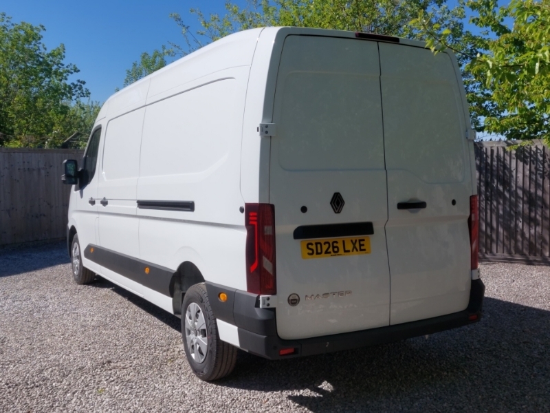 Renault Master Lm35 Blue Dci 150 Advance Medium Roof Van SD26LXE White #2