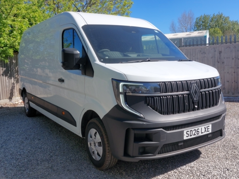 Renault Master Lm35 Blue Dci 150 Advance Medium Roof Van White