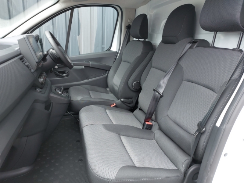 Renault Trafic Ll30 Blue Dci 150 Advance Safety Van Eag9 SD26LTE White #5