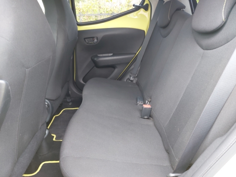 Toyota Aygo 1.0 Vvt-i X-cite 3 SN17SNK Yellow #6