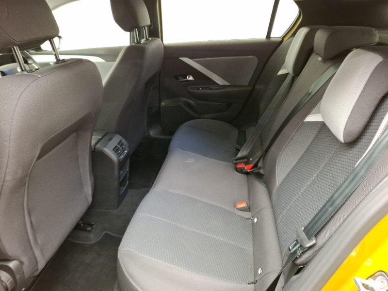 Vauxhall Astra 115Kw Design 54Kwh Yellow #6