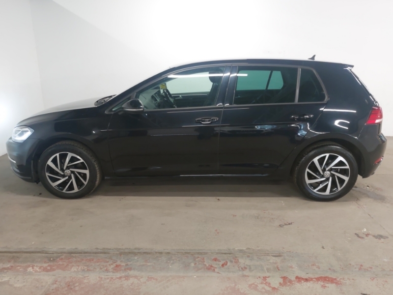 Volkswagen Golf 1.0 Tsi 115 Match Edition GD69JNX Black #4