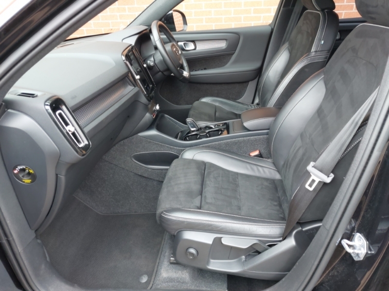 Volvo XC40 2.0 B4p R Design SG71OJL Black #5