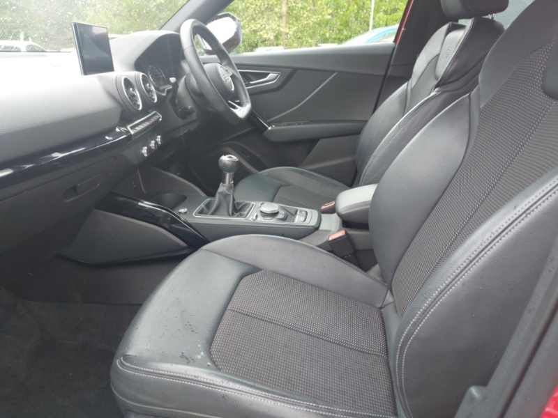 Audi Q2 30 Tfsi Black Edition SA69OER Red #5