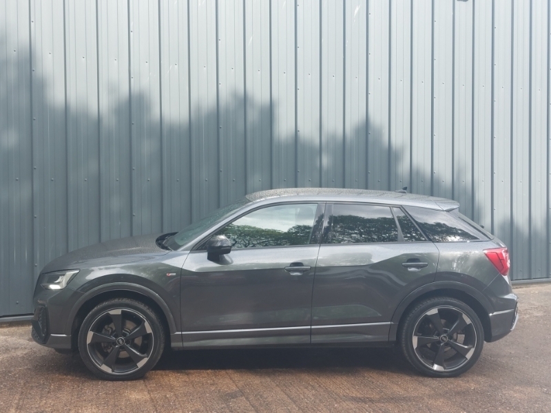 Audi Q2 35 Tfsi Black Edition S Tronic VK72ENC Grey #4