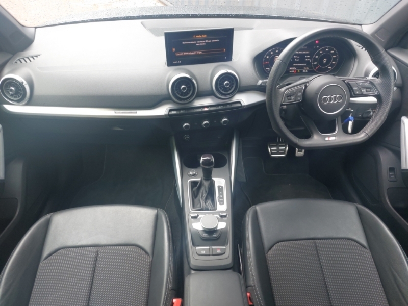 Audi Q2 35 Tfsi Black Edition S Tronic VK72ENC Grey #3