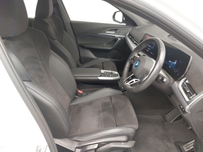 BMW iX2 230Kw Xdrive30 M Sport 65Kwh GV25LNK White #6