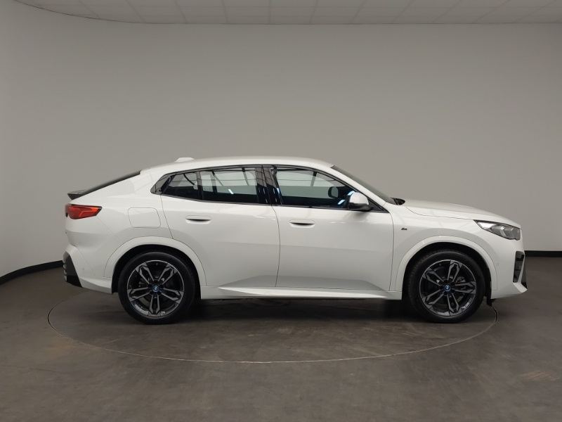 BMW iX2 230Kw Xdrive30 M Sport 65Kwh GV25LNK White #3