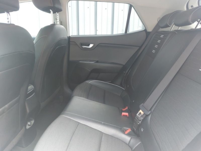 Kia Stonic 1.0T Gdi 48V Gt-line SB22HFK White #6