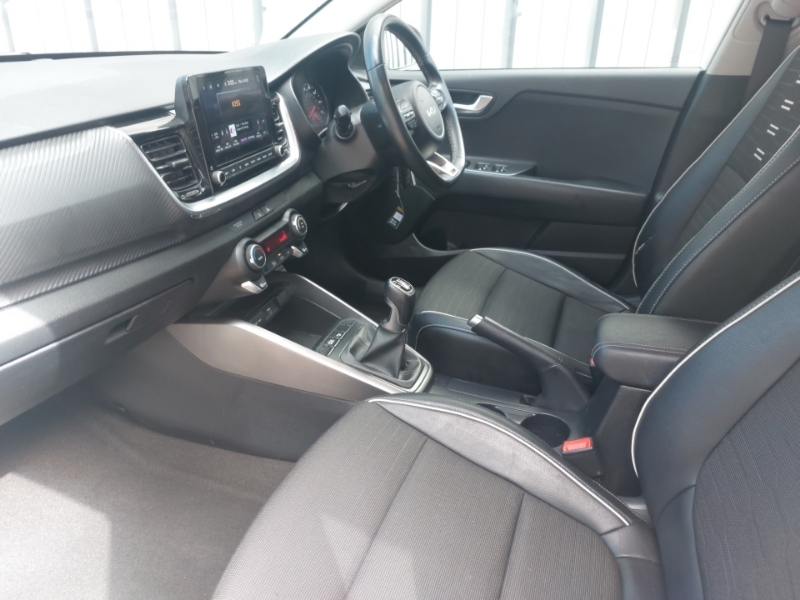 Kia Stonic 1.0T Gdi 48V Gt-line SB22HFK White #5