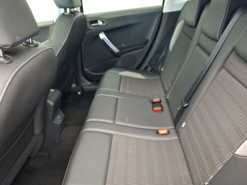 Peugeot 2008 1.2 Puretech 110 Allure Premium SH69GFG Grey #6