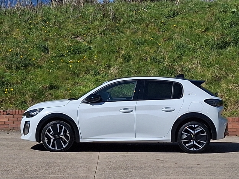 Peugeot 208 1.2 Hybrid 110 Gt E-dsc6 SH25HKW White #4