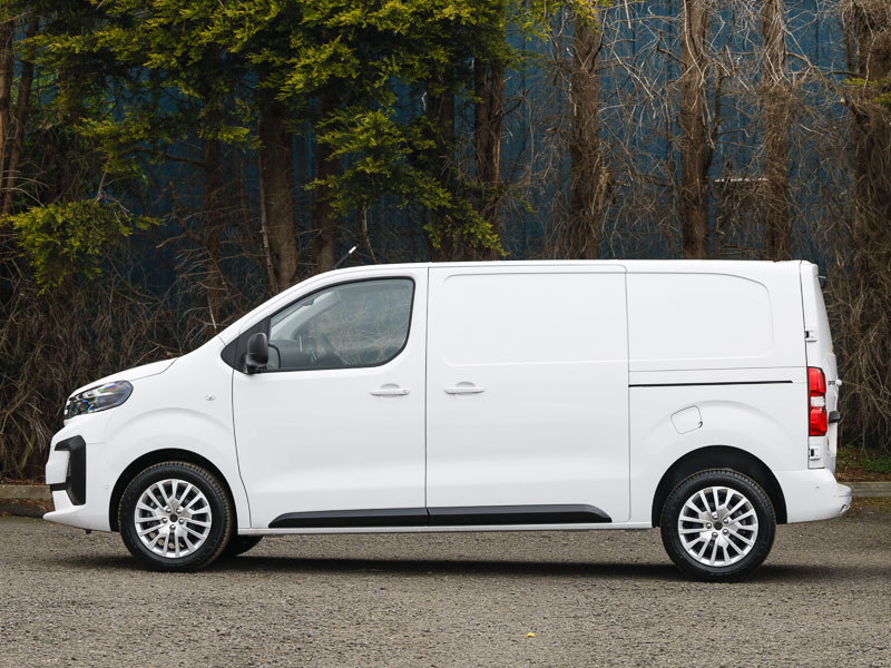 Peugeot Expert 2.0 Bluehdi 145 Asphalt Van SG26PZY White #4