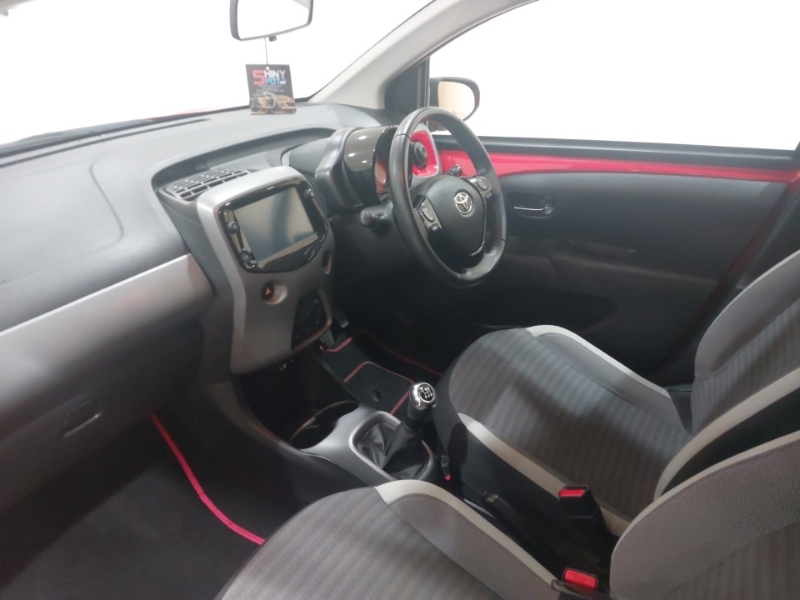 Toyota Aygo 1.0 Vvt-i X-trend MA69VGL Red #5