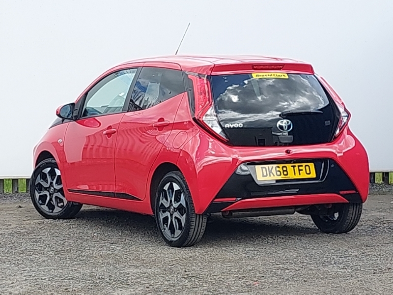 Toyota Aygo 1.0 Vvt-i X-plore DK68TFO Red #2