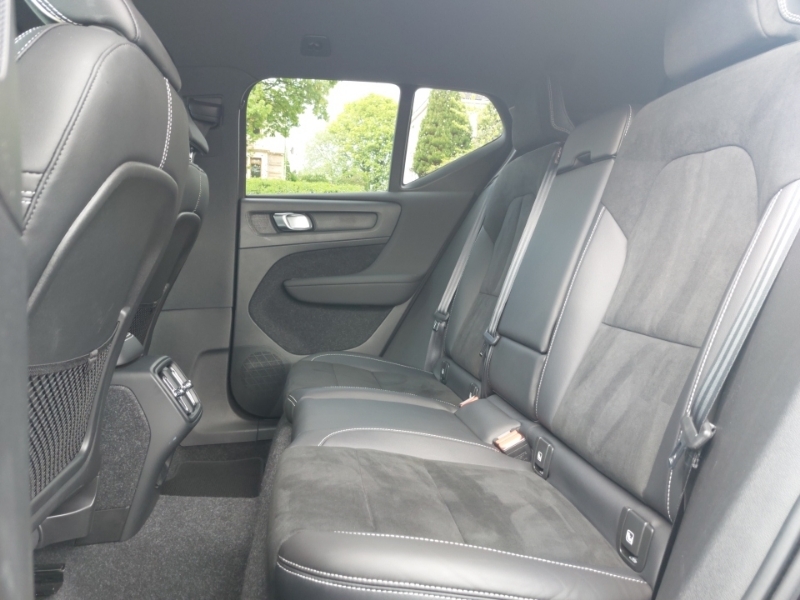Volvo XC40 1.5 T3 163 R Design KW70CYL Black #6