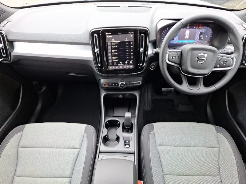 Volvo XC40 2.0 B3p Core SL75TXU White #3