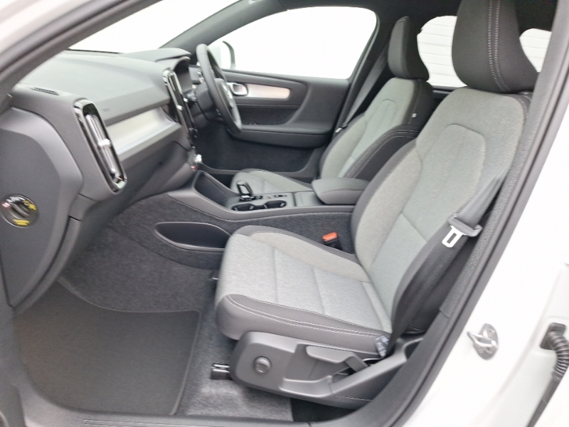 Volvo XC40 2.0 B3p Core SL75TXU White #5