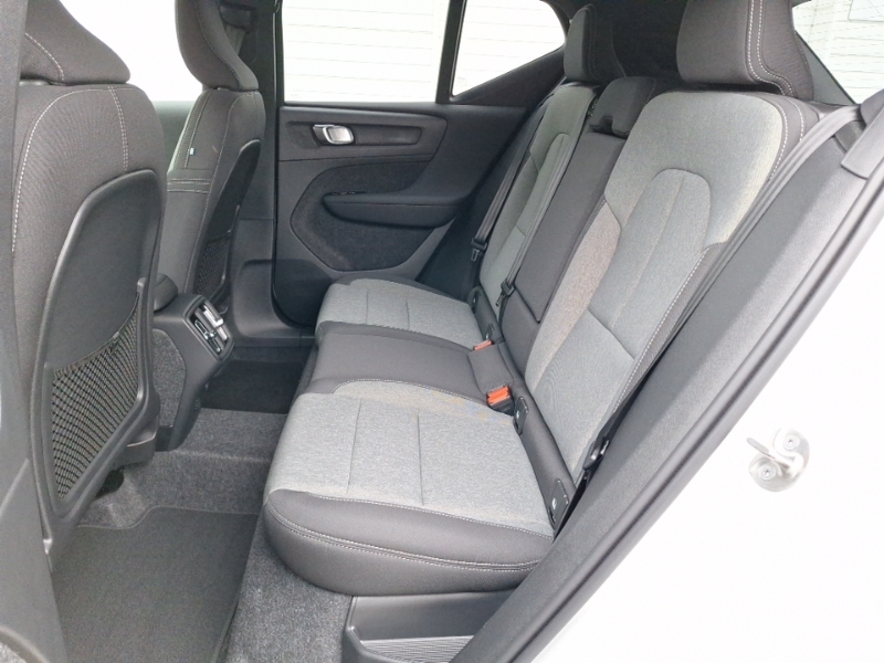 Volvo XC40 2.0 B3p Core SL75TXU White #6