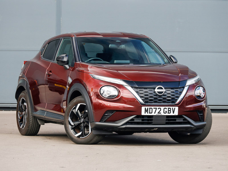 Nissan Juke 1.6 Hybrid N-connecta Red
