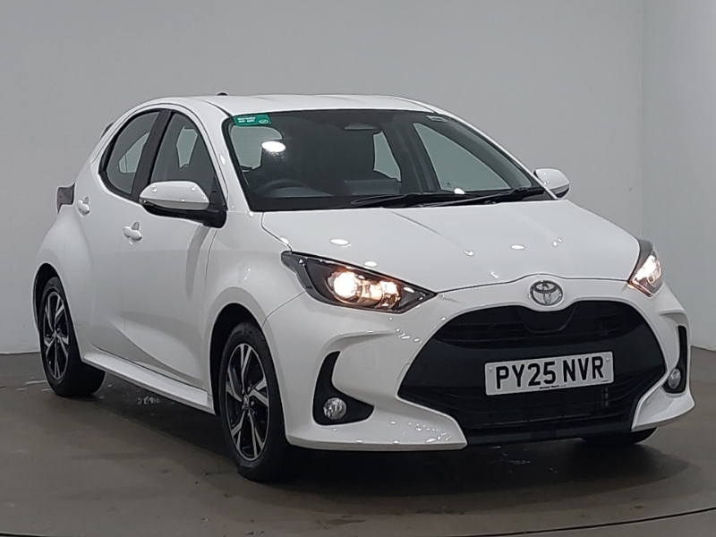Toyota Yaris 1.5 Hybrid Icon Cvt White