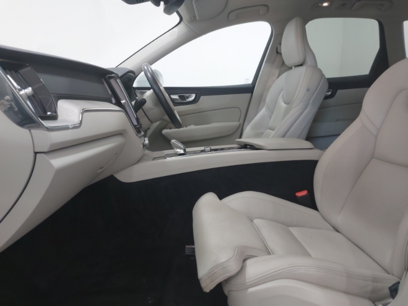 Volvo XC60 2.0 T8 455 Rc Phev Ultimate Bright Awd Gtron SK23WKY White #5