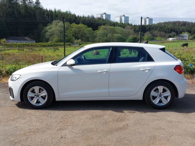 Audi A1 30 Tfsi 110 Technik SB23AYV White #4