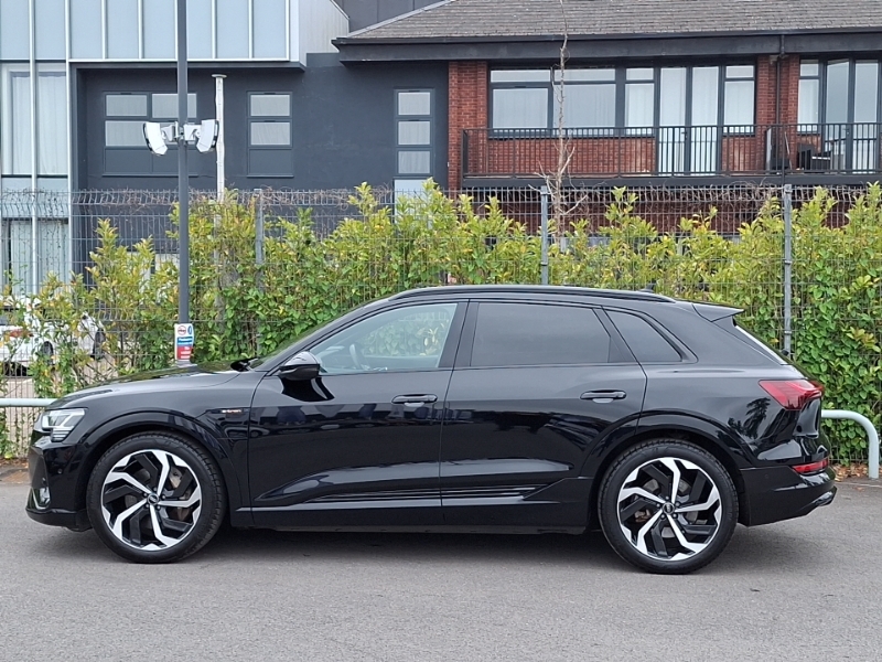 Audi E-tron 300Kw 55 Quattro 95Kwh Black Edition Black #4