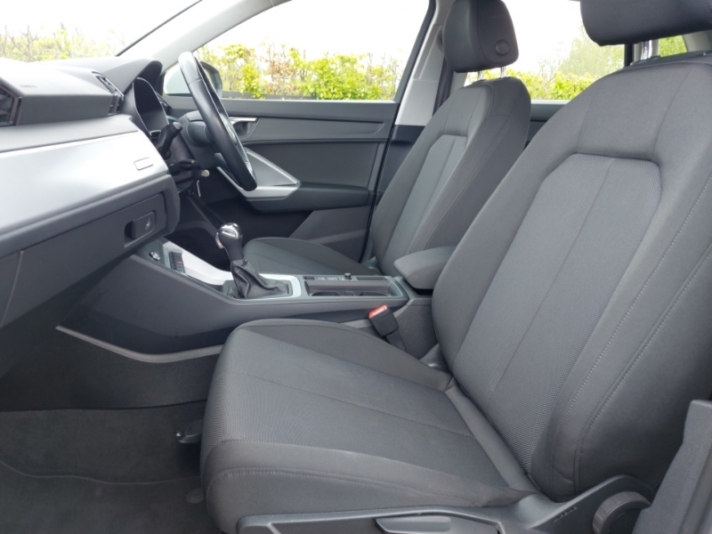 Audi Q3 35 Tfsi Technik S Tronic DA71FUP White #5