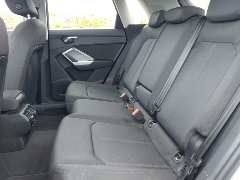 Audi Q3 35 Tfsi Technik S Tronic DA71FUP White #6