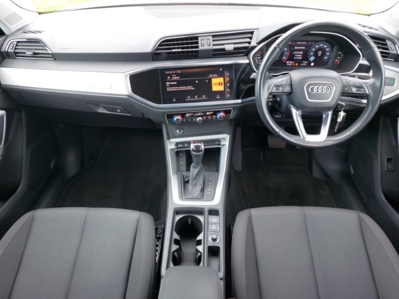 Audi Q3 35 Tfsi Technik S Tronic DA71FUP White #3