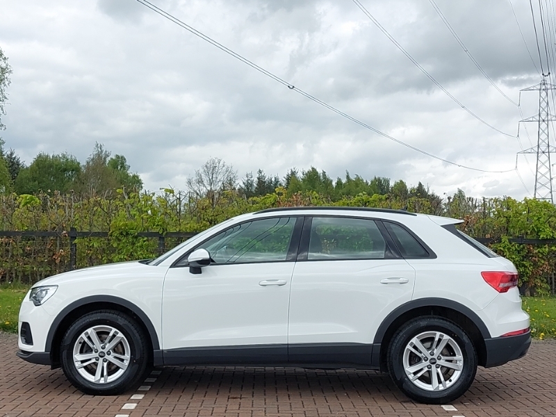 Audi Q3 35 Tfsi Technik S Tronic DA71FUP White #4