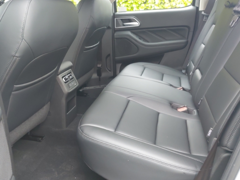 Great Wall POER300 2.4D Turbo Lux Double Cab Pickup 4X4 Silver #6