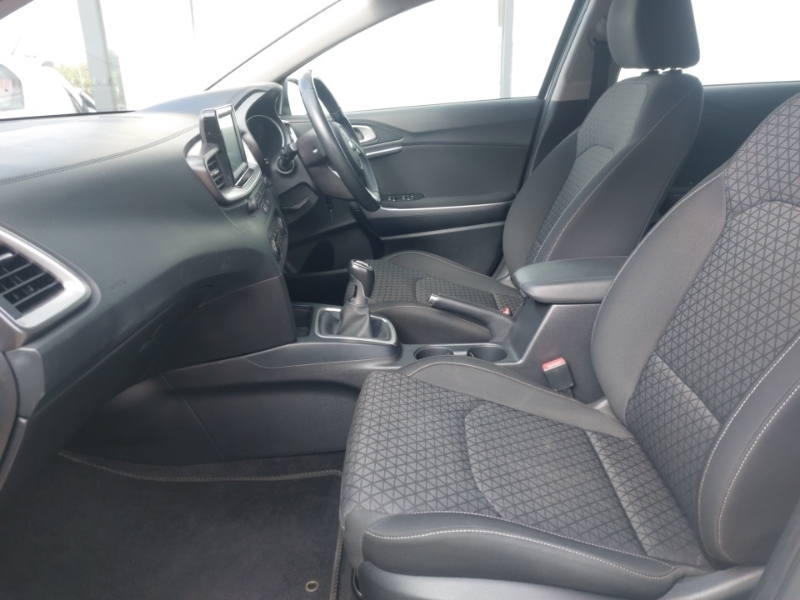 Kia Ceed 1.0T Gdi Isg 2 LF69XXB White #5