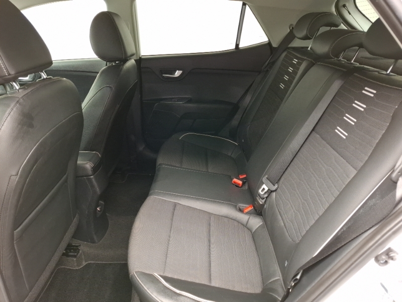 Kia Stonic 1.0T Gdi 99 Gt-line SH23MBU White #6