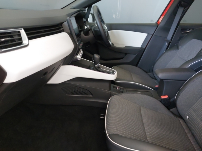 Renault Clio 1.6 E-tech Full Hybrid 145 Techno WM72YMA Red #5