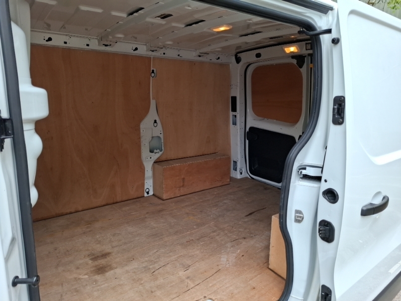 Renault Trafic Sl30 Blue Dci 130 Advance Van SB24MBX White #6