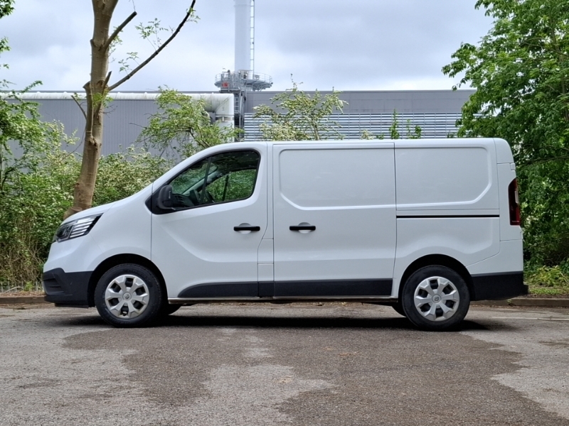 Renault Trafic Sl30 Blue Dci 130 Advance Van SB24MBX White #4