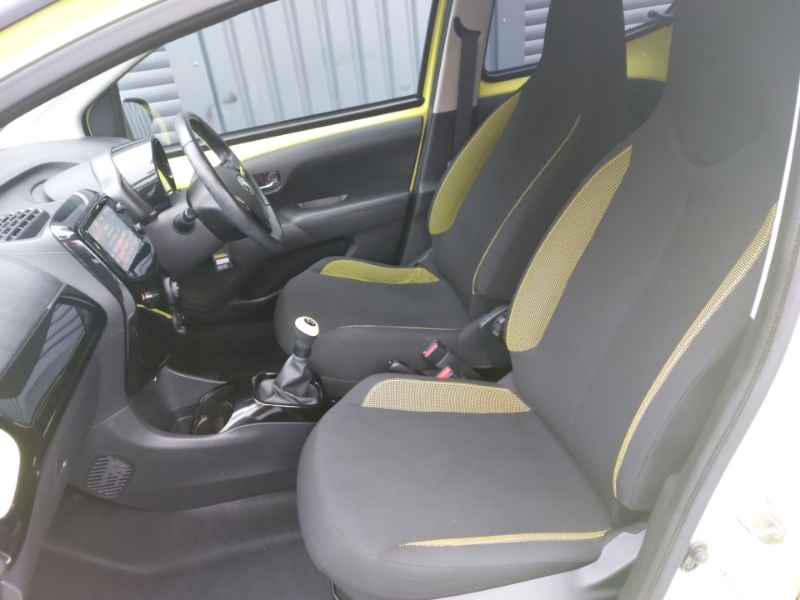 Toyota Aygo 1.0 Vvt-i X-cite 3 SC17JFF Yellow #5