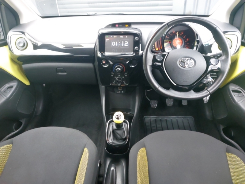Toyota Aygo 1.0 Vvt-i X-cite 3 SC17JFF Yellow #3