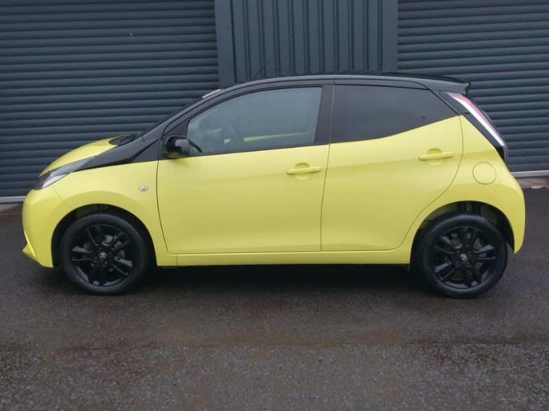 Toyota Aygo 1.0 Vvt-i X-cite 3 SC17JFF Yellow #4