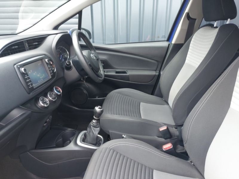 Toyota Yaris 1.5 Vvt-i Design SE17JOH Blue #5