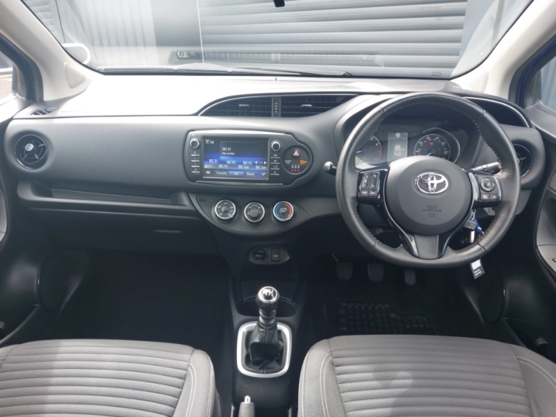 Toyota Yaris 1.5 Vvt-i Design SE17JOH Blue #3