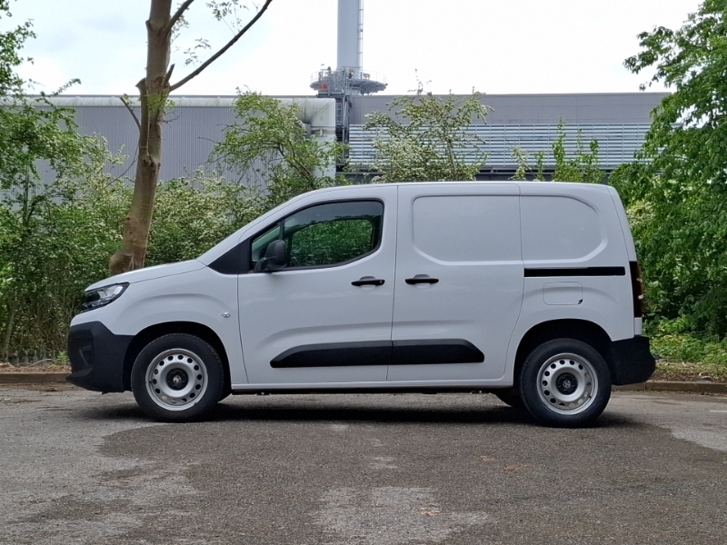 Vauxhall Combo 1.5 Turbo D 100Ps Prime H1 Van DY74XBV White #4